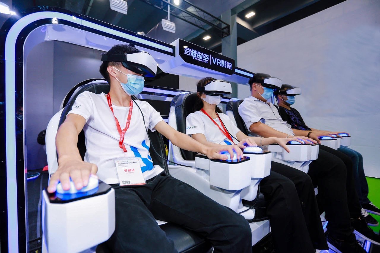 DPVR-Virtual-Reality-Headsets-used-for-motion-simulators-02